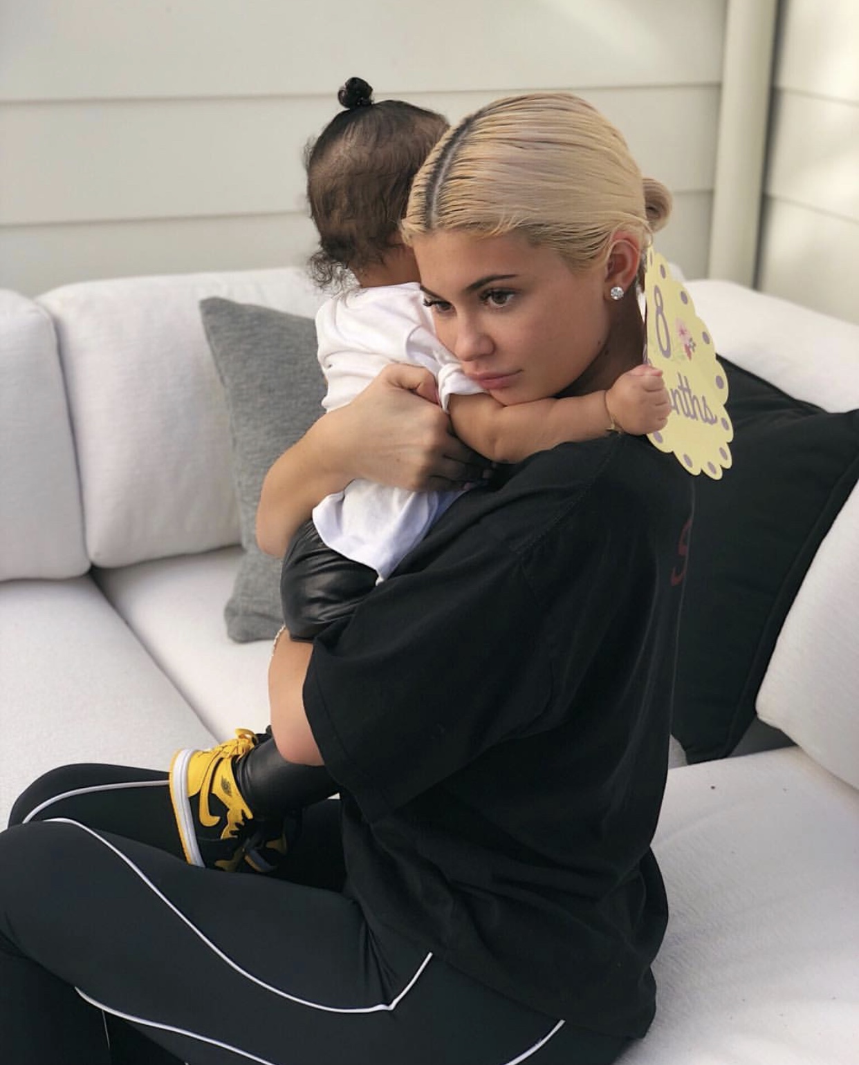 年仅 21 岁的 kylie jenner 在怀女儿 stormi 时,保密工作可以说做得