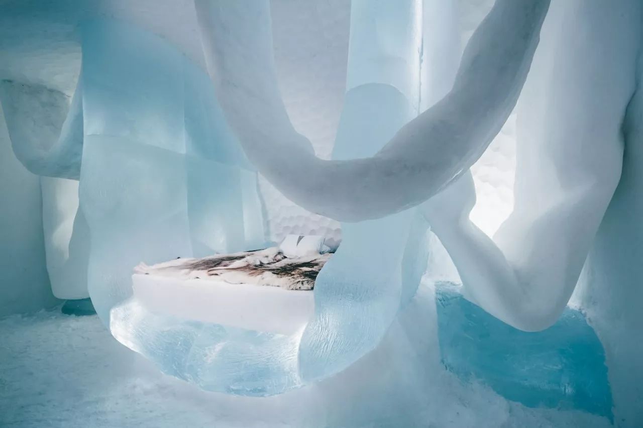 2019年6月北极点90度年度首航破冰之旅-广州极至国际旅行社